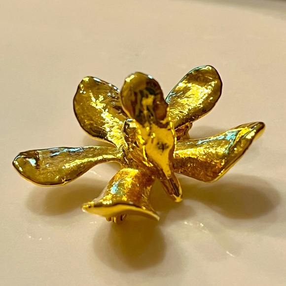 La Belle Collection 24k Gold Brooche - Picture 2 of 14